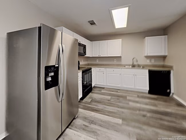 1111 Ranger Peak San Antonio, TX 78251 photo 2