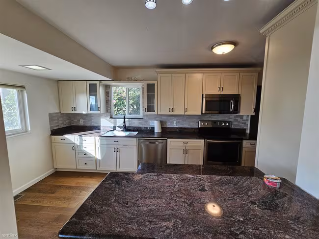 2170 Strang Ave San Leandro, CA 94578 photo 4