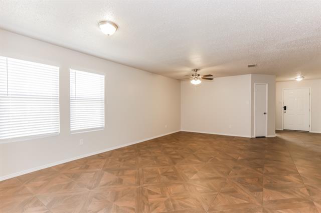 2109 Doecrest Dr Denton, TX 76210 photo 4