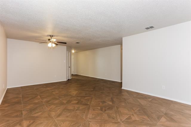 2109 Doecrest Dr Denton, TX 76210 photo 2