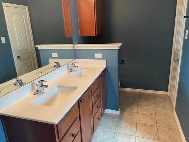 116 Zoisite Ln Jarrell, TX 76537 photo 4