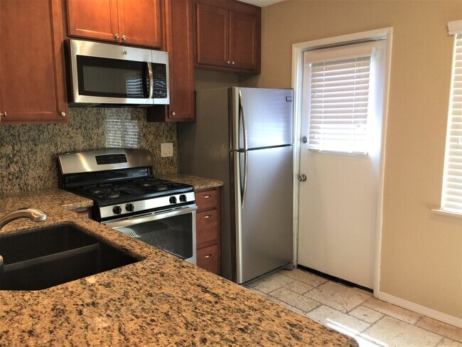 129 Daisy Ave Imperial Beach, CA 91932 photo 3