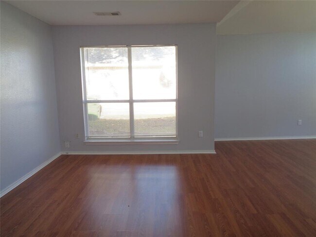 3610 Berrywood Circle, Garland, TX 75040 photo 5