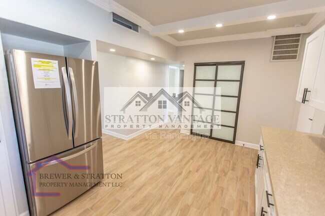 351 E THOMAS Road photo 5