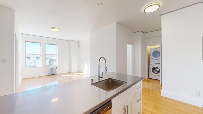 1408 California St San Francisco, CA 94109 photo 3