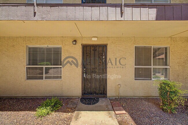 461 W Holmes Ave Mesa, AZ 85210 photo 2