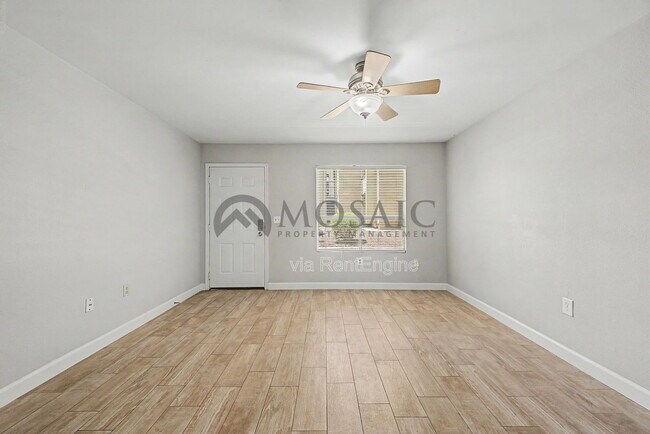 461 W Holmes Ave Mesa, AZ 85210 photo 5