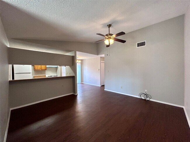 506 Willowbend Cove Round Rock, TX 78664 photo 2
