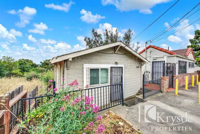 505 Hichborn St Vallejo, CA 94590 photo 2