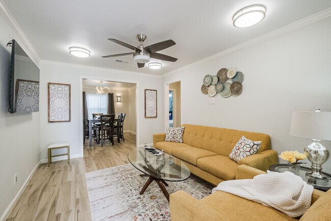 1329 W 21st St Houston, TX 77008 photo 2