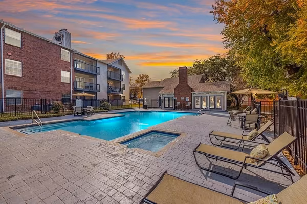 City Crest Apartments photo 3