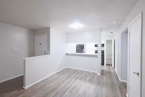 City Crest Apartments photo 5