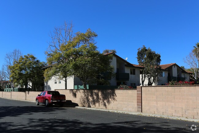 110Sycamore photo 3