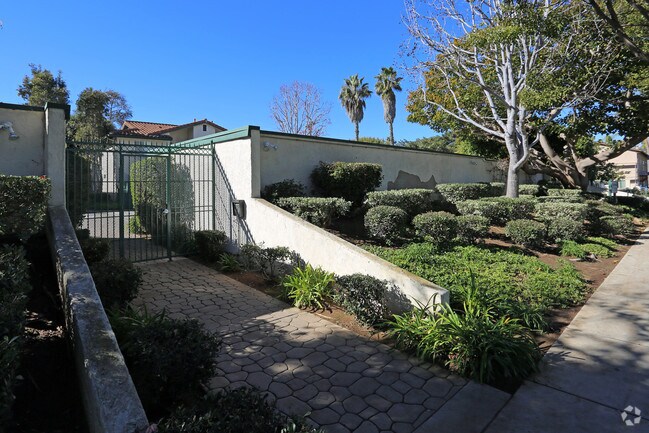 110Sycamore photo 4