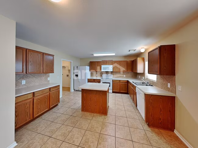 5104 Storm King Cibolo, TX 78108 photo 3