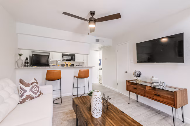 Turtle Pointe Apartments photo 5