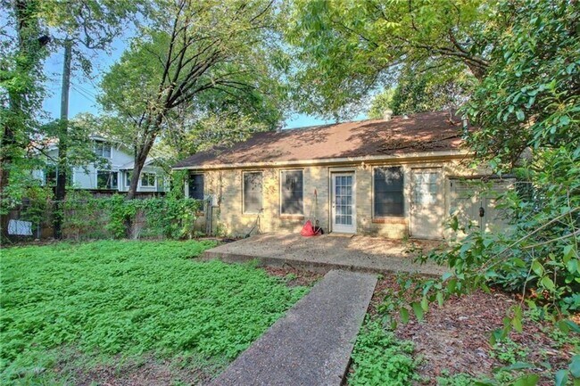 2831 Pearl St photo 2