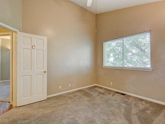 2409 Leon St Austin, TX 78705 photo 5