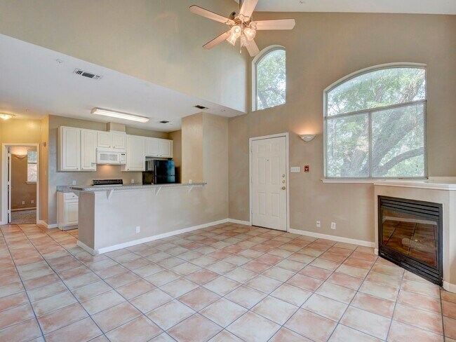 2409 Leon St Austin, TX 78705 photo 3