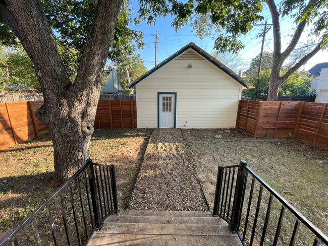 812 East 44th Street, Austin, TX 78751 photo 3