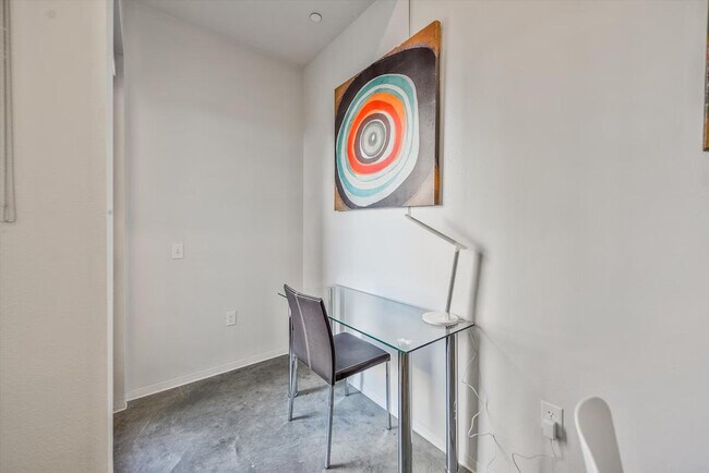315 J St San Diego, CA 92101 photo 3