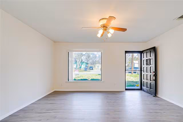 7721 Mohawk Drive, Dallas, TX 75235 photo 5