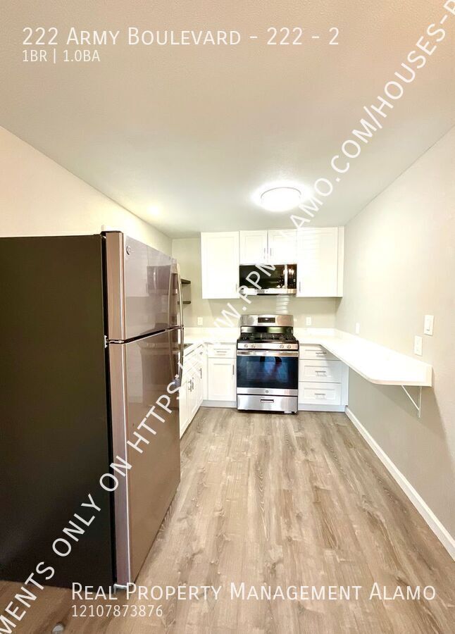 222 Army Blvd San Antonio, TX 78215 photo 2