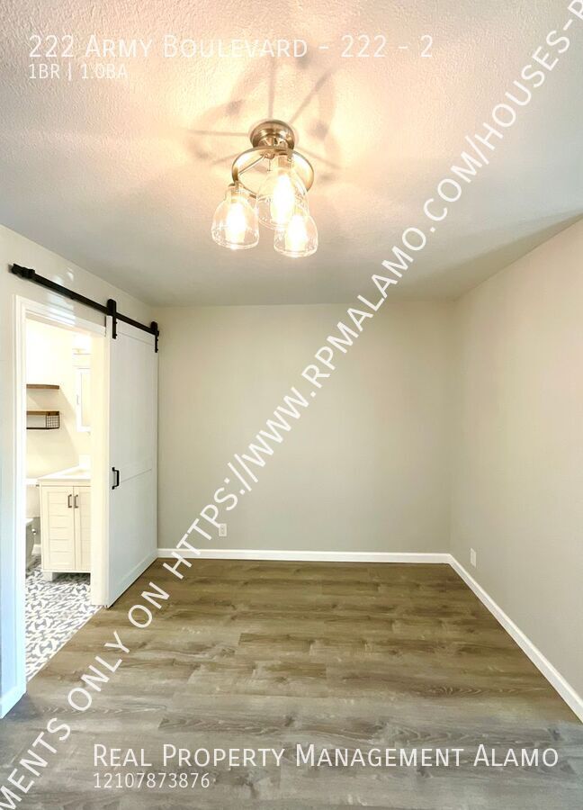 222 Army Blvd San Antonio, TX 78215 photo 5