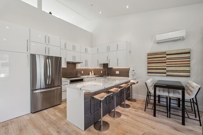 160 Tasso St Palo Alto, CA 94301 photo 5