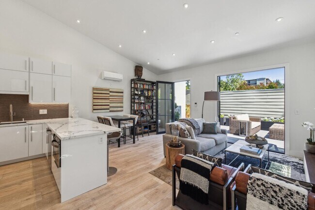 160 Tasso St Palo Alto, CA 94301 photo 4