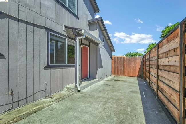 612 W 15th St Antioch, CA 94509 photo 2