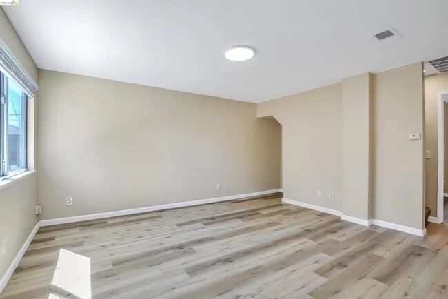 612 W 15th St Antioch, CA 94509 photo 4