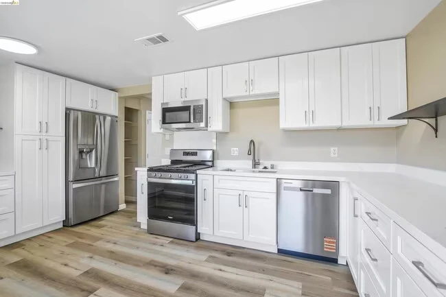 612 W 15th St Antioch, CA 94509 photo 5