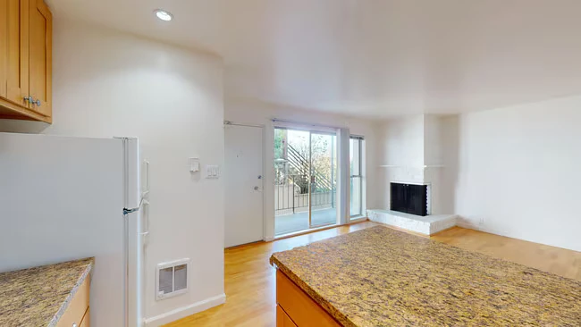 657 Kansas St San Francisco, CA 94107 photo 3