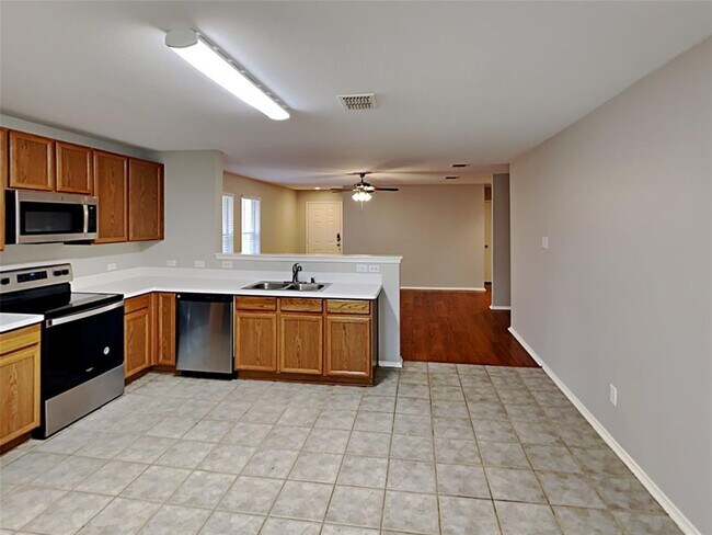 1128 Maplewood Ln Crowley, TX 76036 photo 5