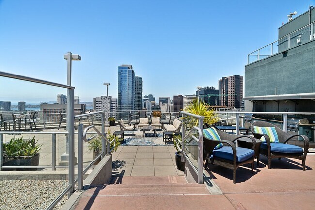 1080 Park Blvd San Diego, CA 92101 photo 2