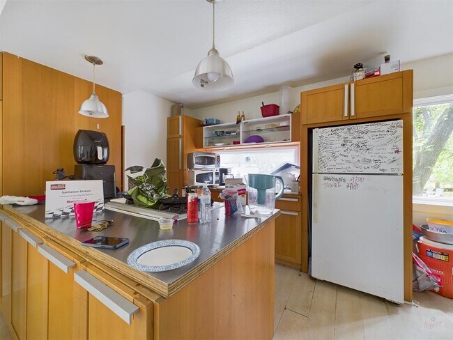 915 Keith Ln photo 3
