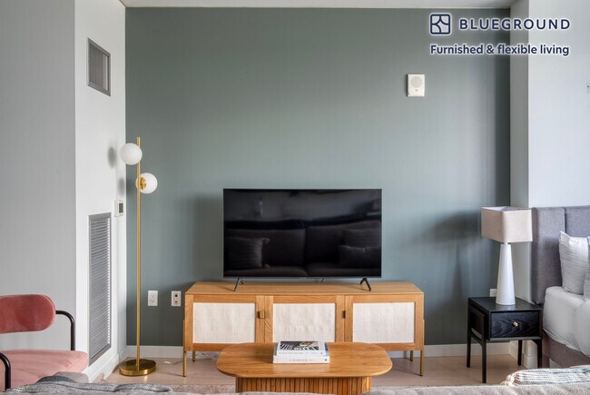 521 Stadium Pl S Seattle, WA 98134 photo 2