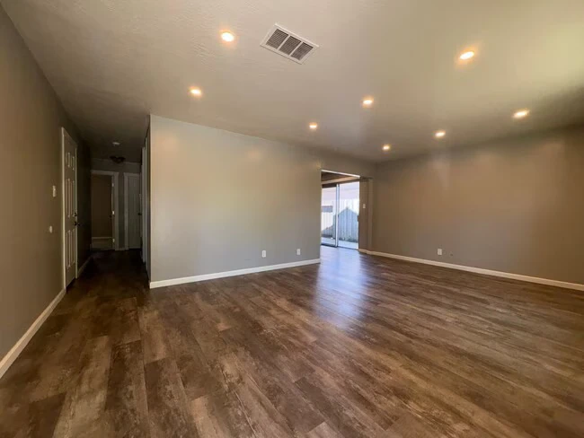 1209 Vienna Ct Fairfield, CA 94533 photo 2