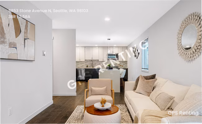 8853 Stone Ave N Seattle, WA 98103 photo 3