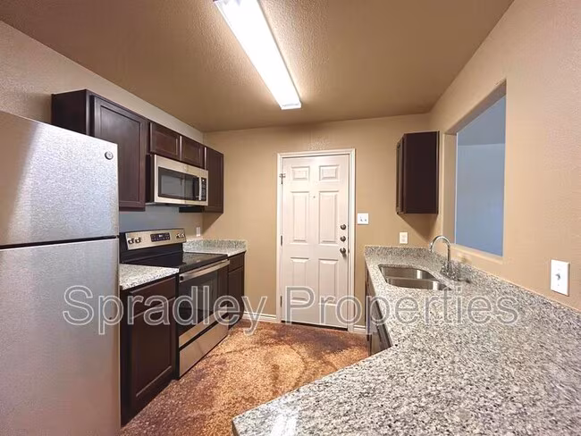 1008B Llano Ct Belton, TX 76513 photo 4