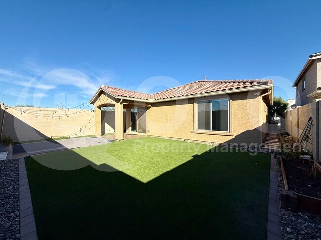 5682 N 90th Dr Glendale, AZ 85305 photo 4