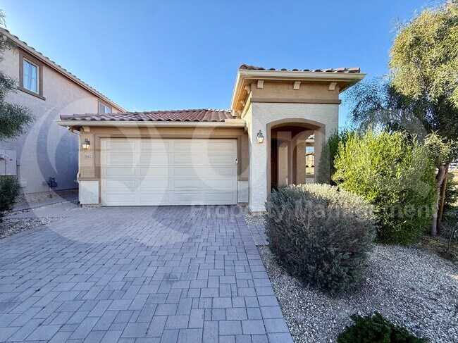5682 N 90th Dr Glendale, AZ 85305 photo 2