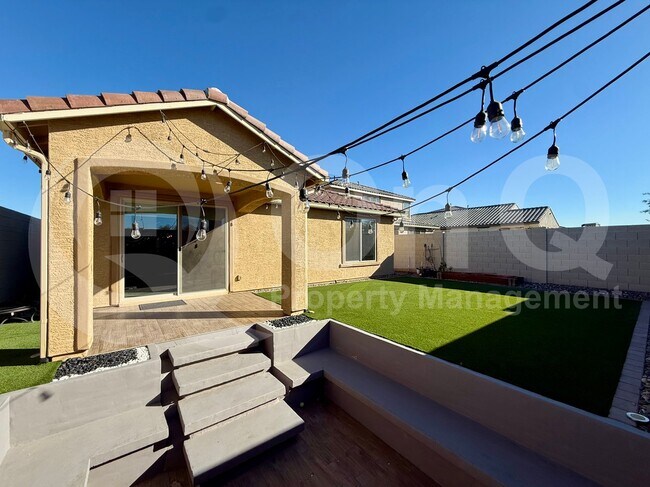 5682 N 90th Dr Glendale, AZ 85305 photo 3