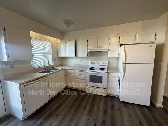 626 Hendley St Santa Rosa, CA 95404 photo 4