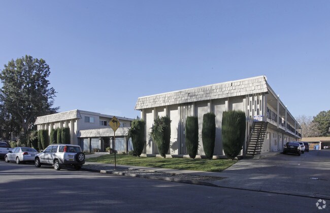 Manzanita Apartments photo 2