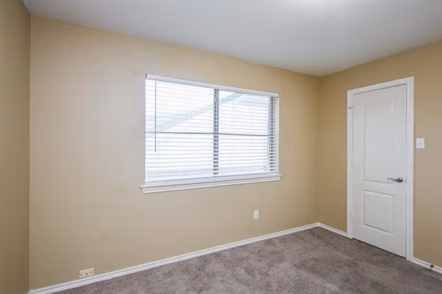 148 Cliff Heights Circle, Dallas, TX 75241 photo 4