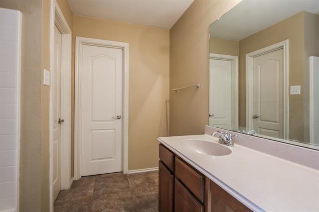 148 Cliff Heights Circle, Dallas, TX 75241 photo 3