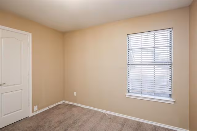 148 Cliff Heights Circle, Dallas, TX 75241 photo 5