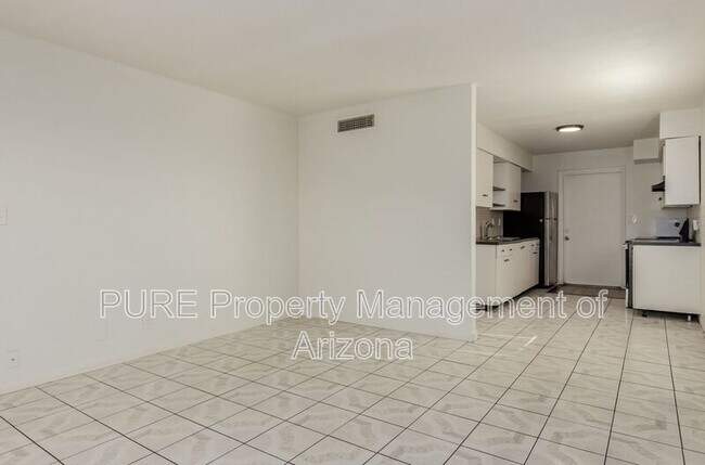 664 S Mesa Dr photo 3